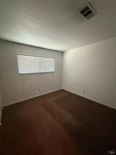 Bedroom - 760 E Atlantic Ave, Fairfield, CA 94533 photo 1 of 6