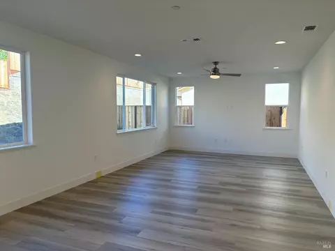 223 Echols Dr, Martinez, CA 94553 photo 3