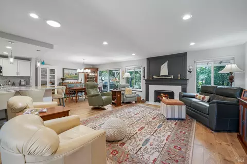 6493 Meadowridge Ct, Santa Rosa, CA 95409