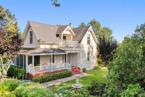 3949 Vine Hill Rd, Sebastopol, CA 95472