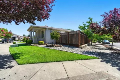 Exterior - 463 Goblet Pl, Windsor, CA 95492 photo 11 of 11
