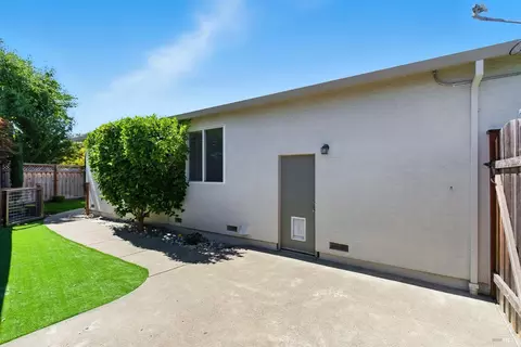 Exterior - 463 Goblet Pl, Windsor, CA 95492 photo 6 of 11
