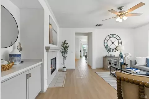 Entry Way - 463 Goblet Pl, Windsor, CA 95492 photo 1 of 1