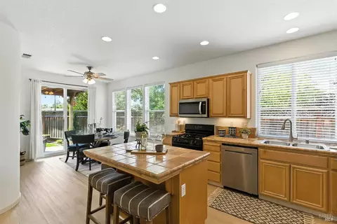 Kitchen - 463 Goblet Pl, Windsor, CA 95492 photo 1 of 4