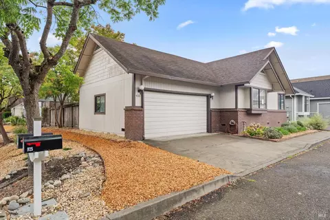 923 Wood Sorrel Dr, Petaluma, CA 94954