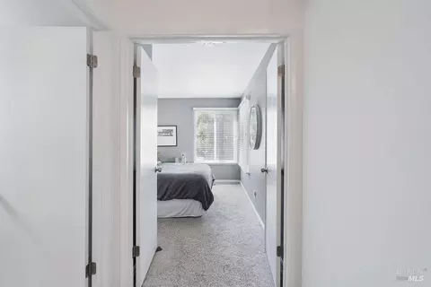 Entry Way - 1412 Granada St, Vallejo, CA 94591 photo 4 of 9