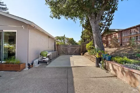 Exterior - 1412 Granada St, Vallejo, CA 94591 photo 5 of 9