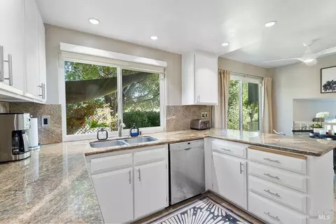 Kitchen - 1412 Granada St, Vallejo, CA 94591 photo 3 of 7