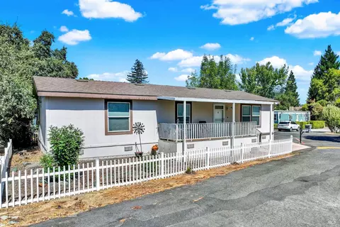 700 Shady Glen Ln, Vacaville, CA 95688