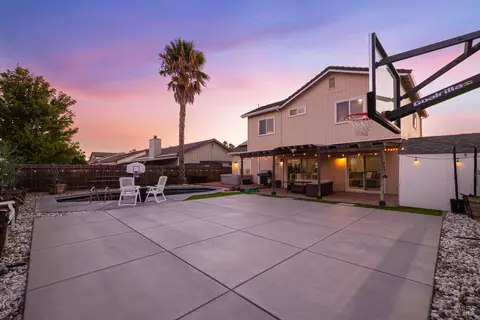 809 Calico Trl, Vacaville, CA 95687
