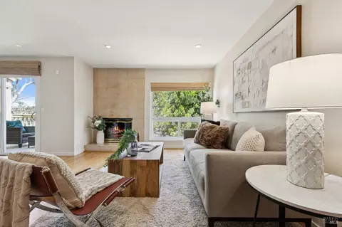 11 Thoreau Cir, Mill Valley, CA 94941