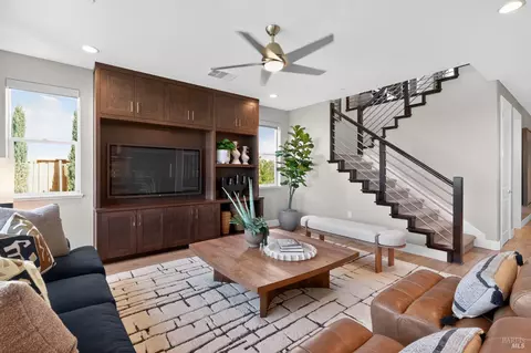 Living - 400 Beyers St, Oakley, CA 94561 photo 2 of 3