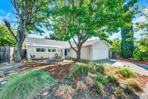 3814 Oxford St, Napa, CA 94558