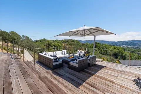 Exterior - 34 Fairview Ave, Corte Madera, CA 94925 photo 2 of 15