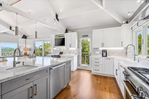 Kitchen - 34 Fairview Ave, Corte Madera, CA 94925 photo 5 of 7