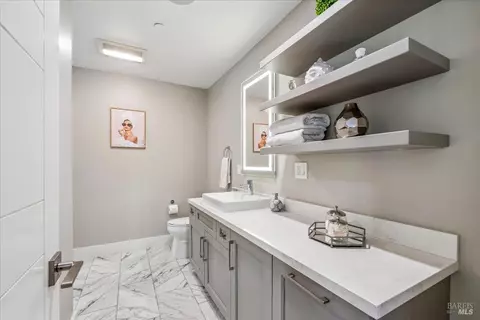 Bath - 34 Fairview Ave, Corte Madera, CA 94925 photo 6 of 8
