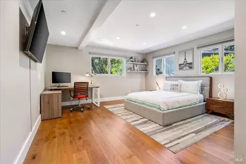 Bedroom - 34 Fairview Ave, Corte Madera, CA 94925 photo 4 of 7