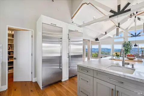Kitchen - 34 Fairview Ave, Corte Madera, CA 94925 photo 6 of 7