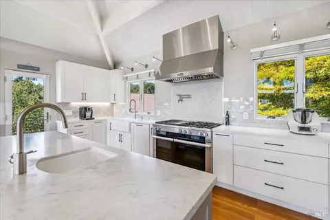 Kitchen - 34 Fairview Ave, Corte Madera, CA 94925 photo 3 of 7