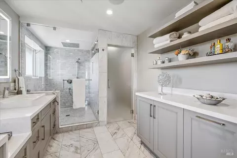 Bath - 34 Fairview Ave, Corte Madera, CA 94925 photo 3 of 8