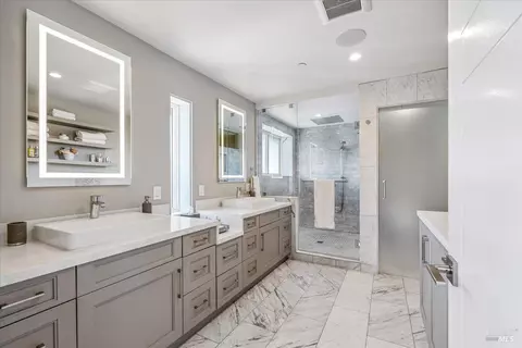 Bath - 34 Fairview Ave, Corte Madera, CA 94925 photo 2 of 8