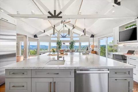 Kitchen - 34 Fairview Ave, Corte Madera, CA 94925 photo 4 of 7