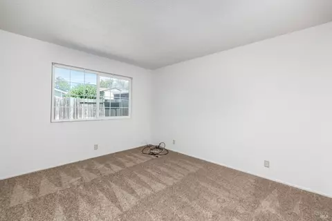 Bedroom - 1012 Tanager Ln, Fairfield, CA 94533 photo 6 of 7