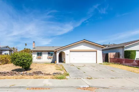 Exterior - 1012 Tanager Ln, Fairfield, CA 94533 photo 2 of 5
