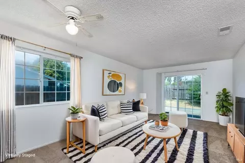 Living - 1012 Tanager Ln, Fairfield, CA 94533 photo 3 of 3
