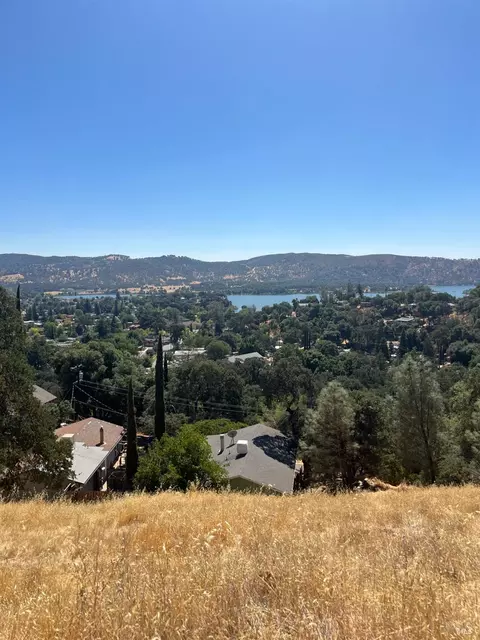 12415 Mountain View Dr, Clearlake Oaks, CA 95423