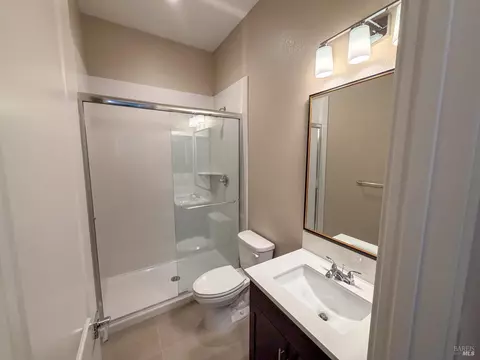 Bath - 404 Beyers St, Oakley, CA 94561 photo 3 of 3