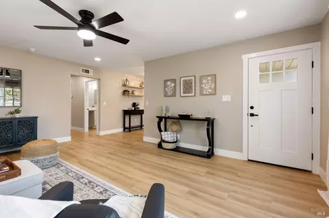 Entry Way - 242 Arbor St, Vacaville, CA 95688 photo 1 of 3