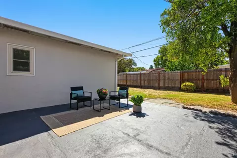 Exterior - 242 Arbor St, Vacaville, CA 95688 photo 5 of 7
