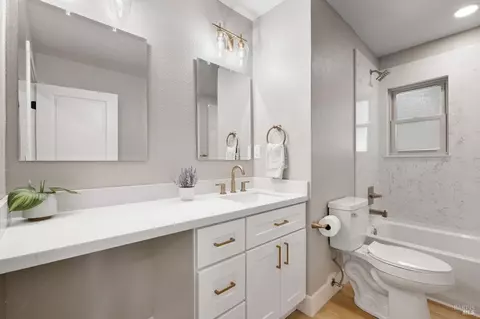 Bath - 242 Arbor St, Vacaville, CA 95688 photo 1 of 4