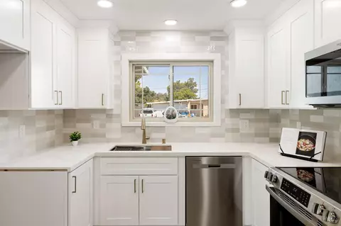 Kitchen - 242 Arbor St, Vacaville, CA 95688 photo 2 of 4