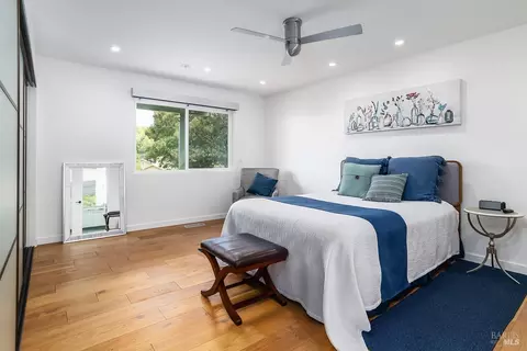 Bedroom - 30 Toyon Ct, Corte Madera, CA 94925 photo 1 of 2