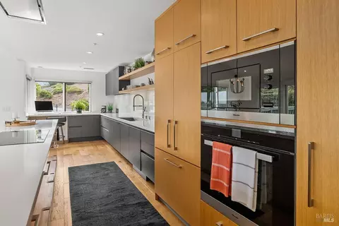 Kitchen - 30 Toyon Ct, Corte Madera, CA 94925 photo 4 of 5