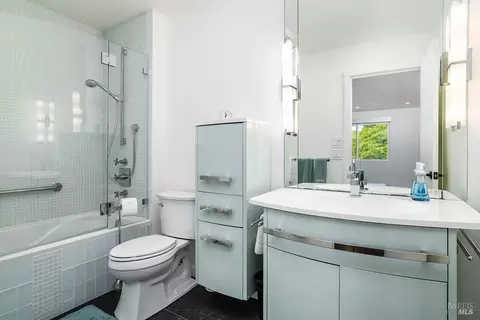 Bath - 30 Toyon Ct, Corte Madera, CA 94925 photo 1 of 4