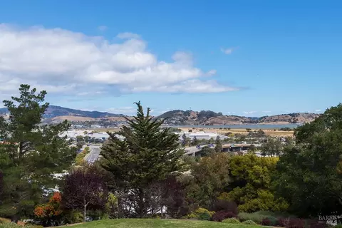 View/Area - 30 Toyon Ct, Corte Madera, CA 94925 photo 1 of 2