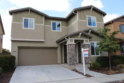 5005 King Pl, Rohnert Park, CA 94928