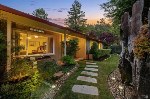 14735 Carrier Ln, Guerneville, CA 95446