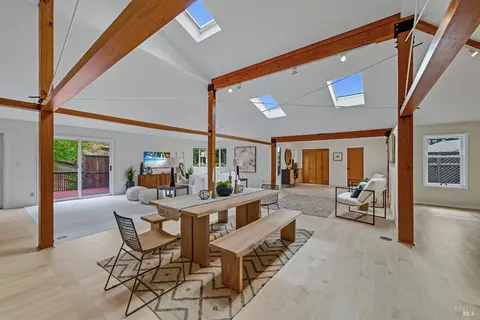 2 Robinhood Dr, Novato, CA 94945