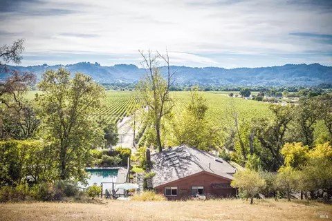 28678 River Rd, Cloverdale, CA 95425