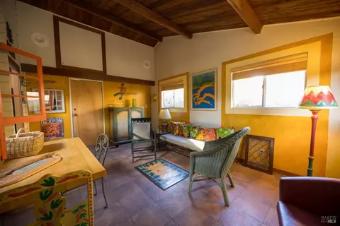 Living - 28678 River Rd, Cloverdale, CA 95425 photo 1 of 4