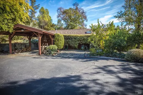 Exterior - 28678 River Rd, Cloverdale, CA 95425 photo 5 of 20