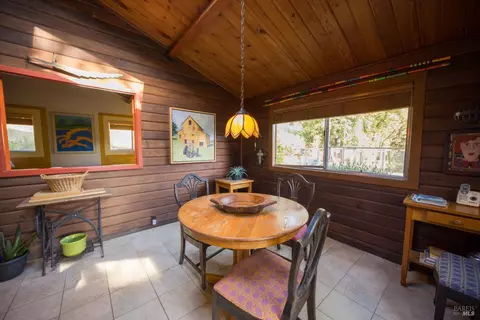 Dining - 28678 River Rd, Cloverdale, CA 95425 photo 2 of 3