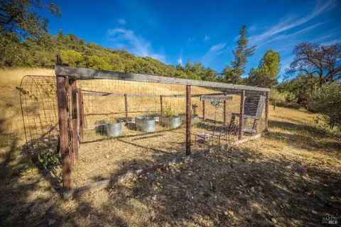 Exterior - 28678 River Rd, Cloverdale, CA 95425 photo 12 of 20