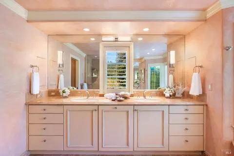 Bath - 1721 Freestone Flat Rd, Sebastopol, CA 95472 photo 1 of 8