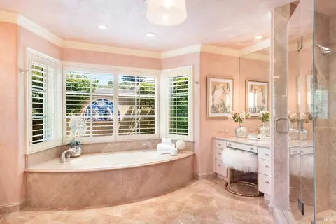 Bath - 1721 Freestone Flat Rd, Sebastopol, CA 95472 photo 3 of 8