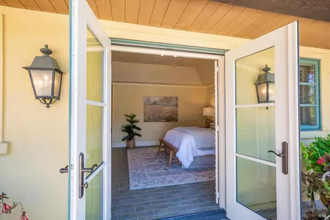 Bedroom - 1721 Freestone Flat Rd, Sebastopol, CA 95472 photo 7 of 11
